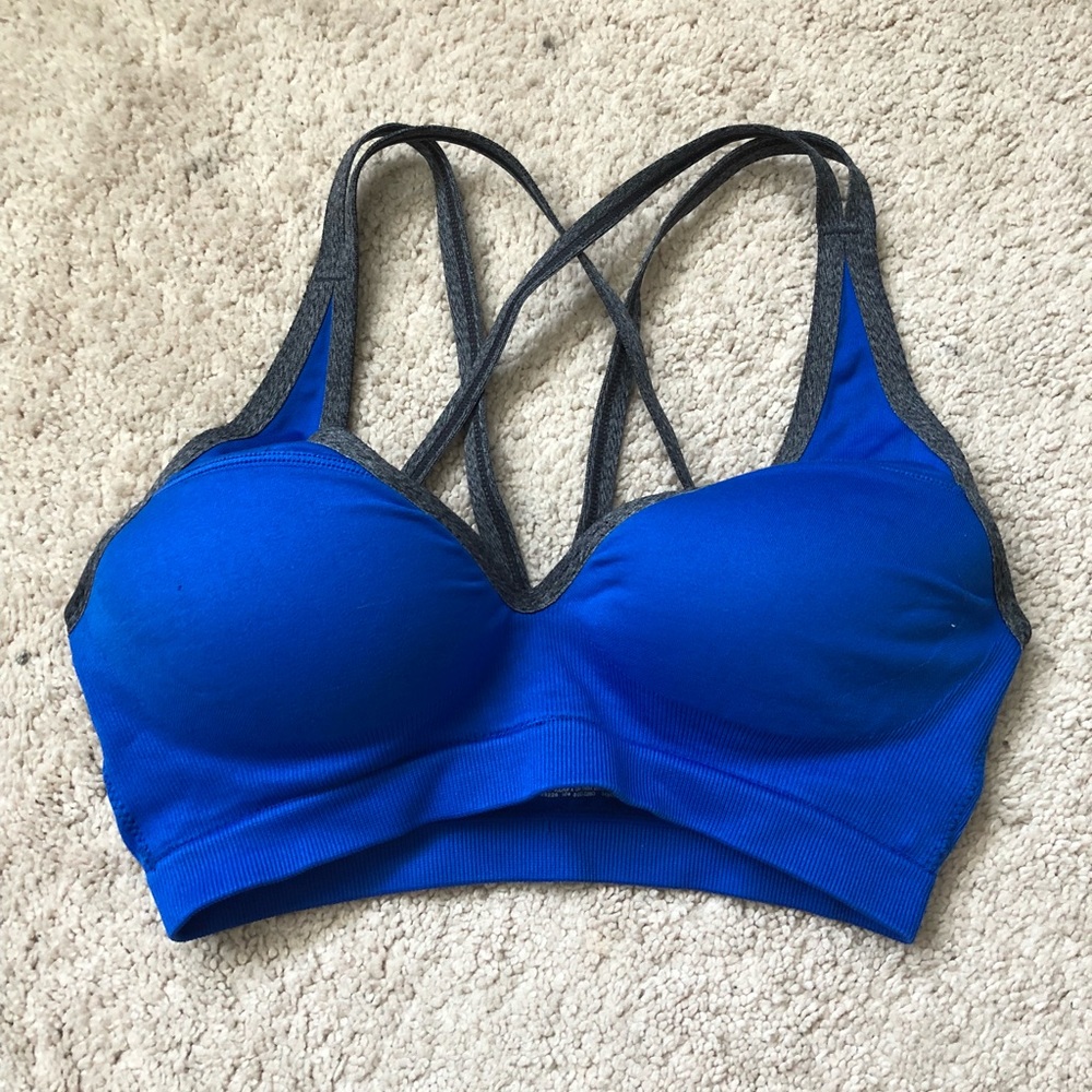 Push up sports bra